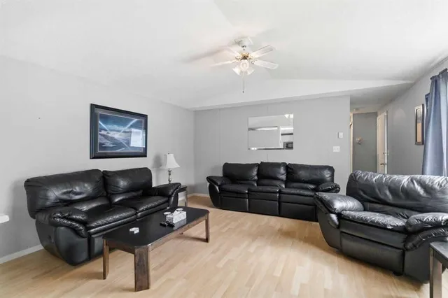 329 Greenwich Lane, Fort McMurray 5