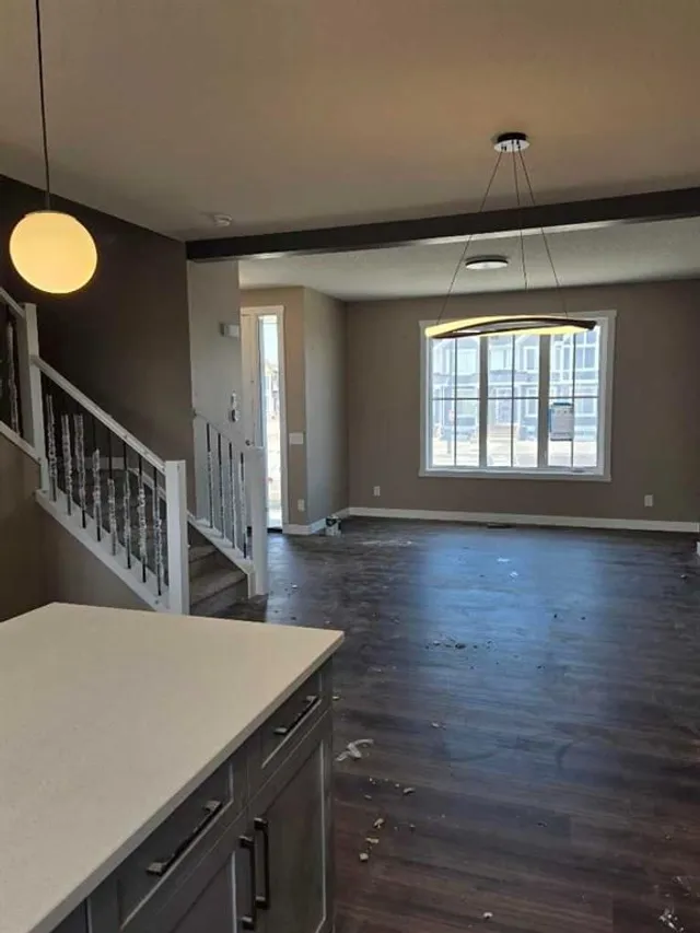 1155 Cobblestone Blvd, Airdrie 3