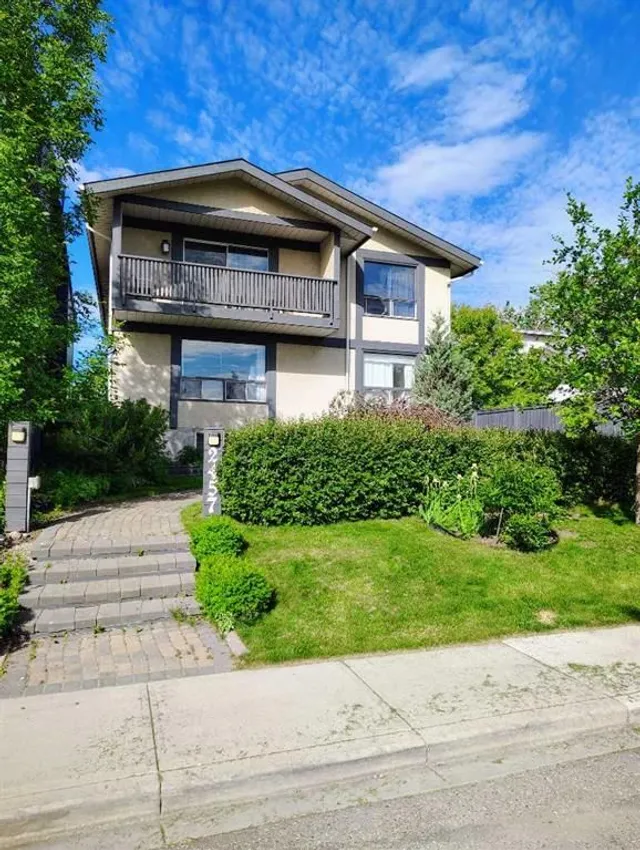 2457 22A St, Calgary 2