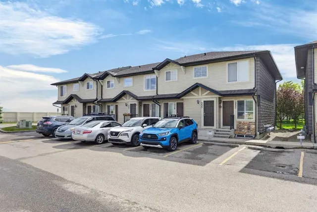 328 Saddlebrook Pt, Calgary 2