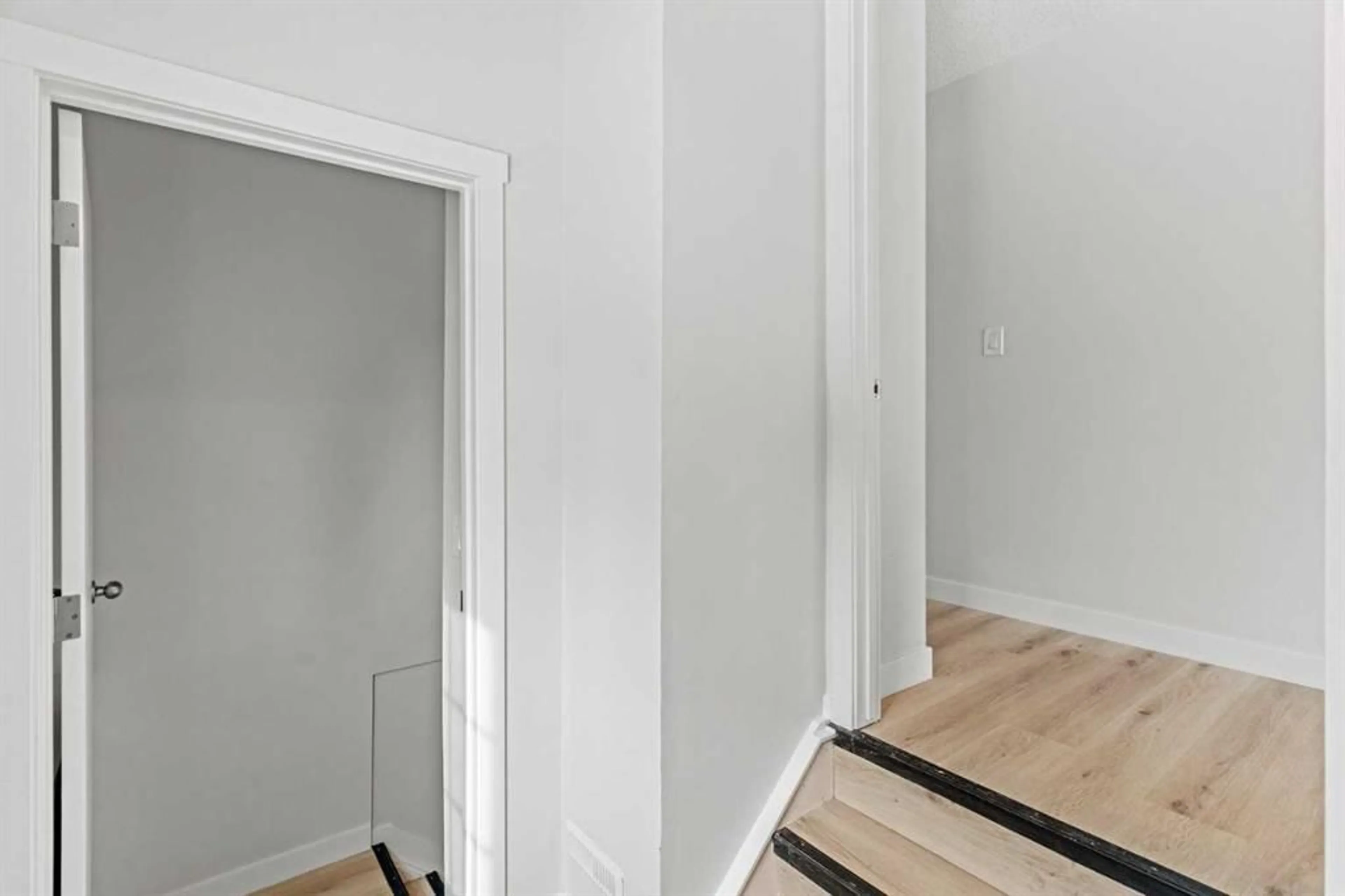 pillar/IMG-A2323060_3.jpg