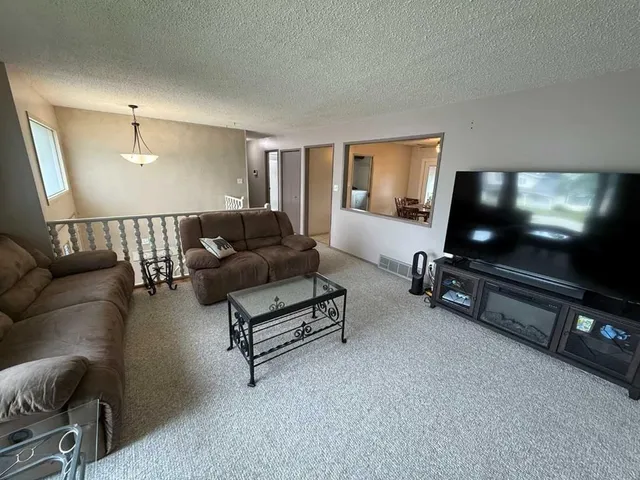 481 Mountain St, Hinton 4