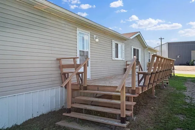 8 Trochu Ave, Trochu 5