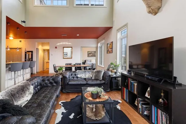 527 15 Ave #406, Calgary 3