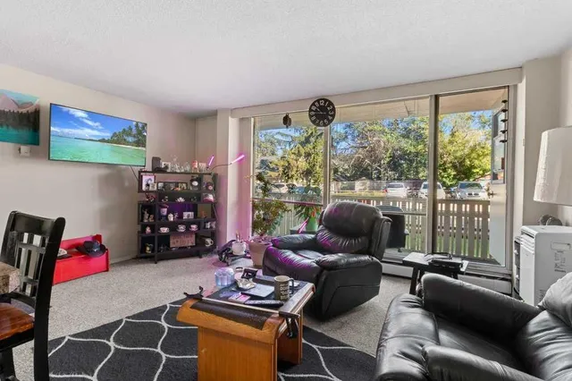 4700 55 St #104, Red Deer 5
