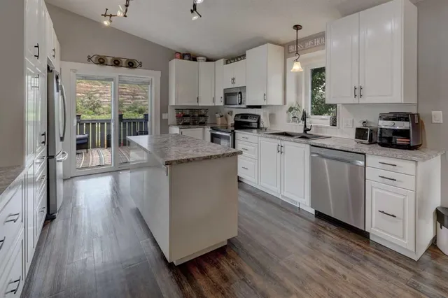 4 Willow Pt, Drumheller 4