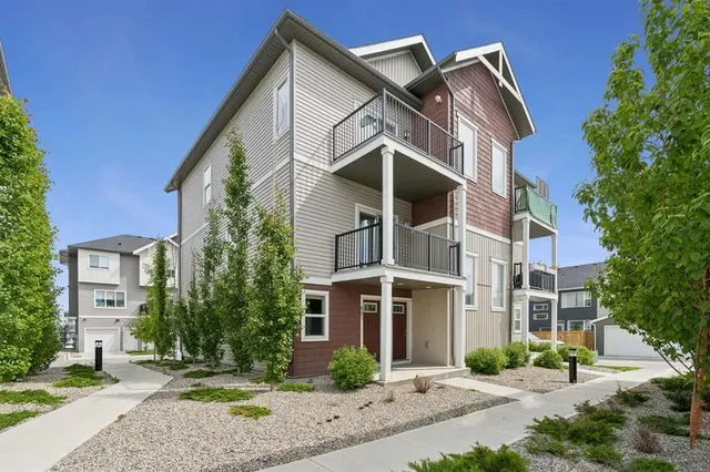 24 Rivercrest Dr #801, Cochrane 2