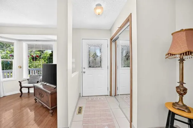 267 Covington Rd, Calgary 5