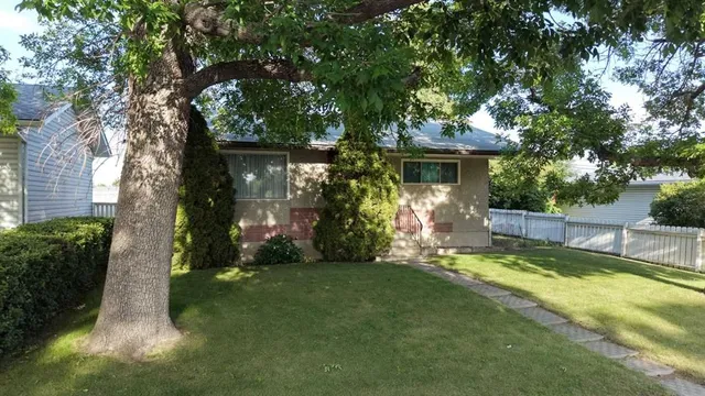 1424 Radisson Dr, Calgary 2