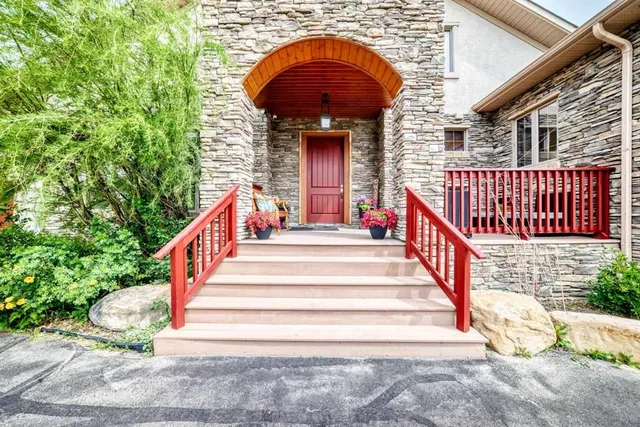 198029 SPRUCE MEADOWS Way, Rural Foothills County 2