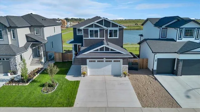 835 Lakewood Cir, Strathmore 5
