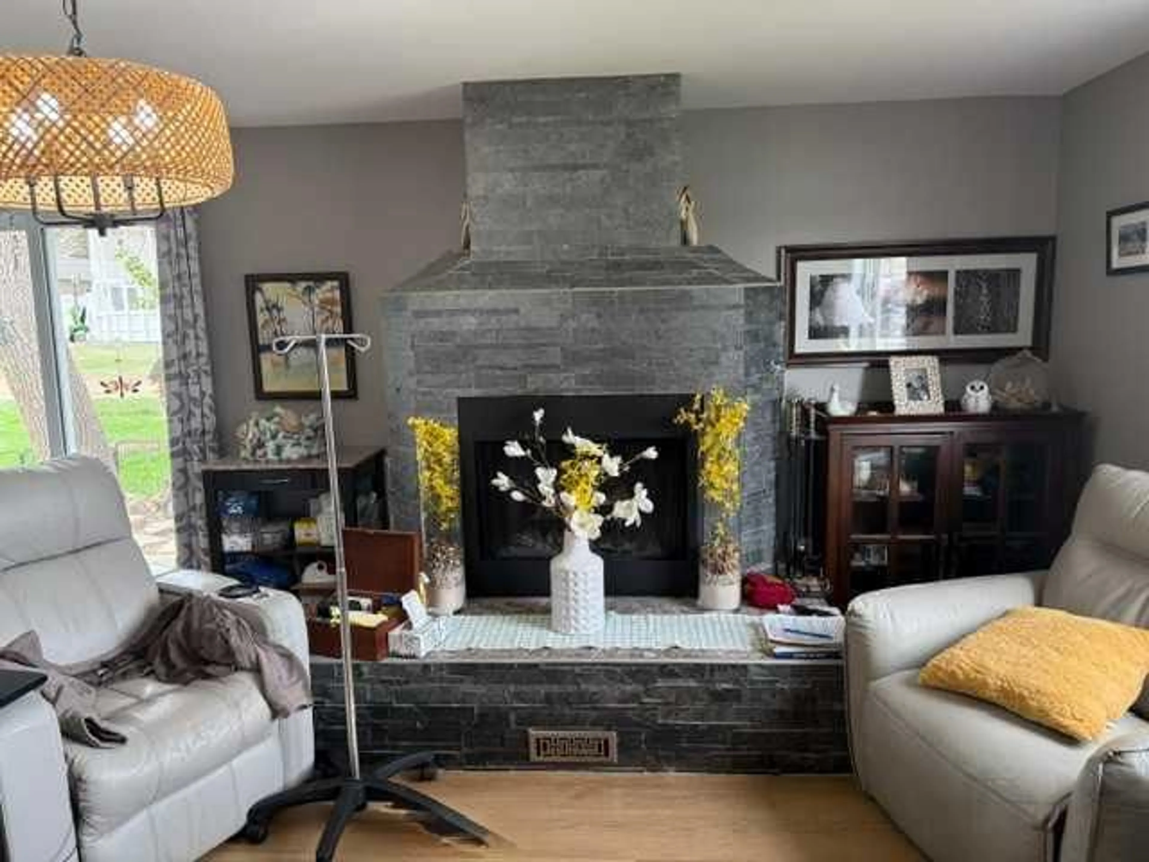pillar/IMG-A2325054_3.jpg