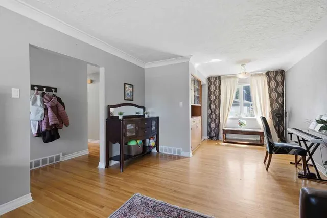 2808 19 St, Calgary 5