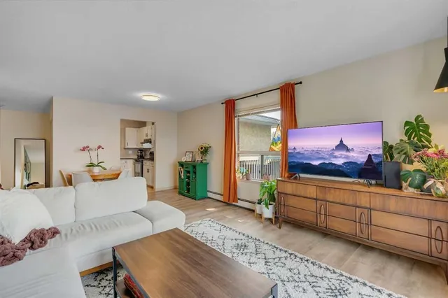 2211 29 St #317, Calgary 5