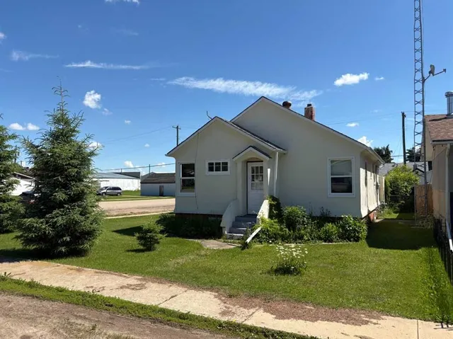 4831 52 St, Innisfree 2