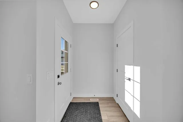 26 Versant Path, Calgary 4