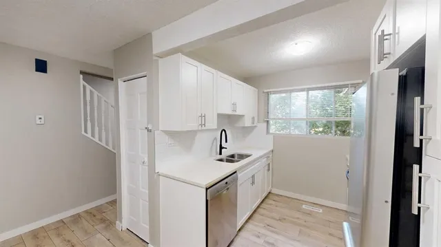 115 Lafayette Blvd #10, Lethbridge 2