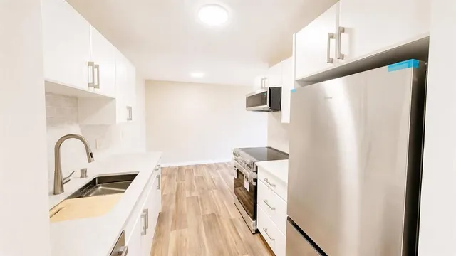 405 Columbia Blvd #107, Lethbridge 3