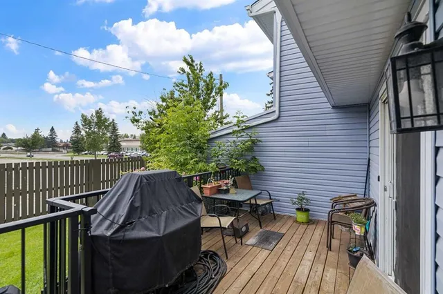 195 Manora Pl #3, Calgary 3
