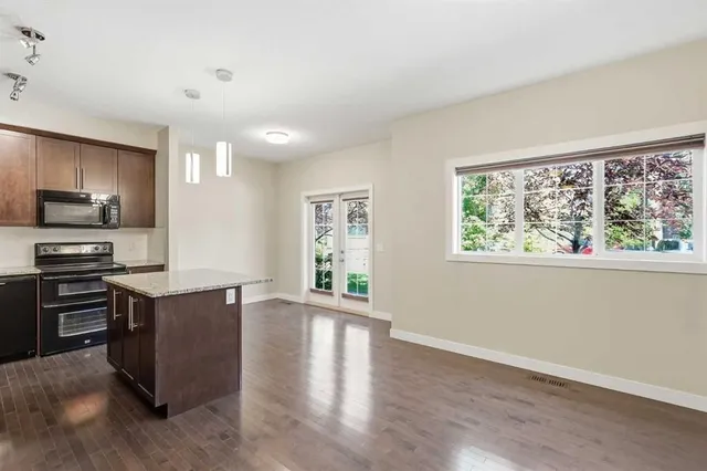 431 quarry Villas, Calgary 4