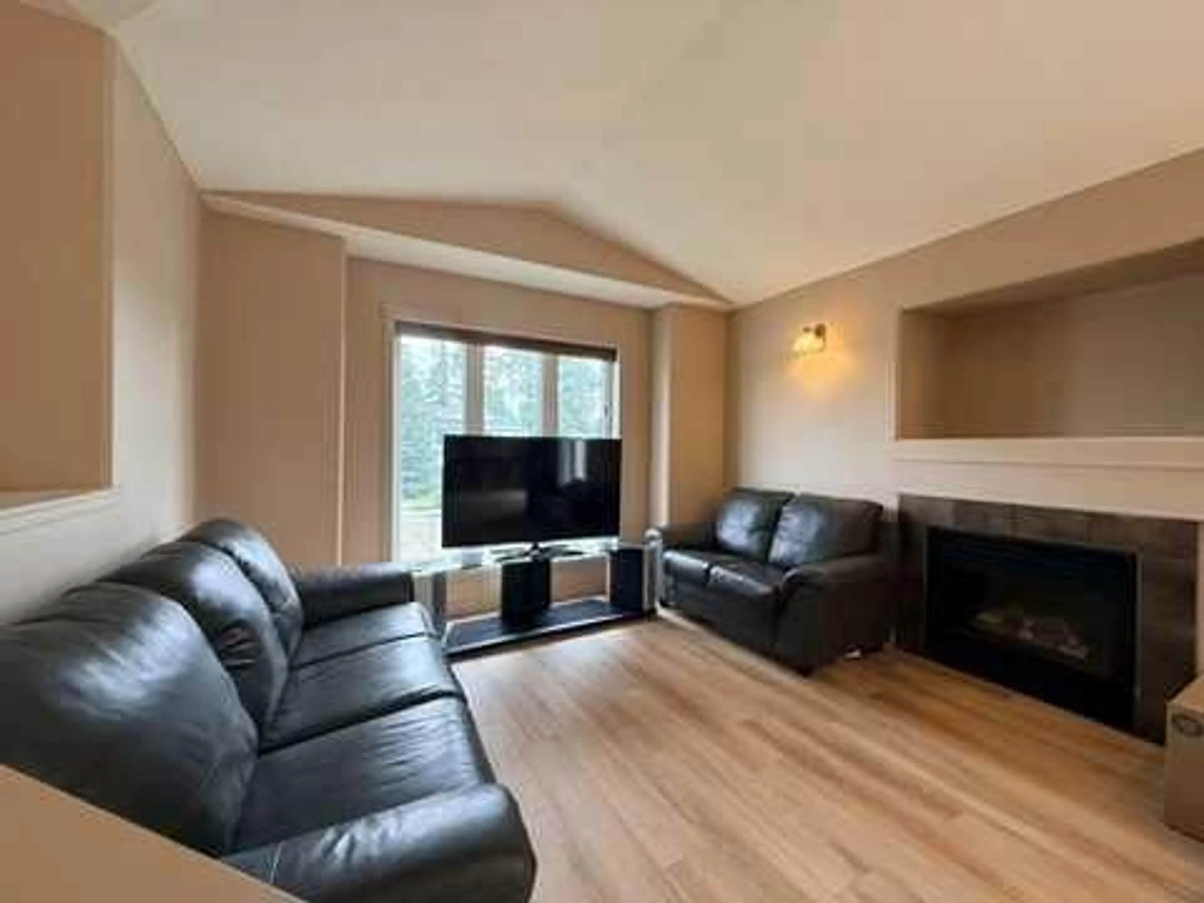 pillar/IMG-A2326127_4.jpg