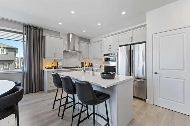 124 Corner Glen Ave, Calgary 5