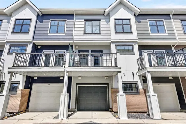 157 Mahogany Gdns, Calgary 2