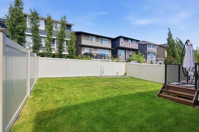 7164 11 Ave, Calgary 5