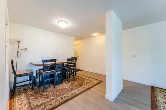 3747 42 St #204, Calgary 4