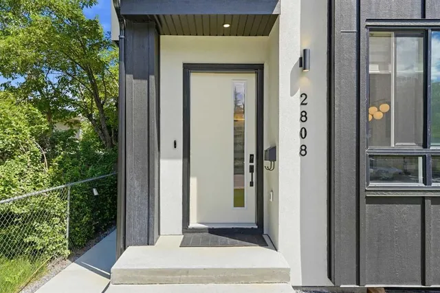 2808 40 St, Calgary 5
