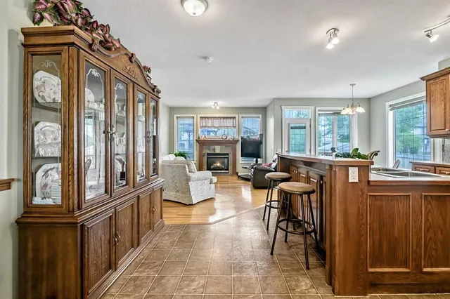 14 Cimarron Park Cove, Okotoks 4
