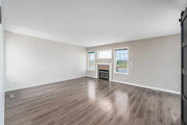 12 Silver Creek Blvd #1, Airdrie 5
