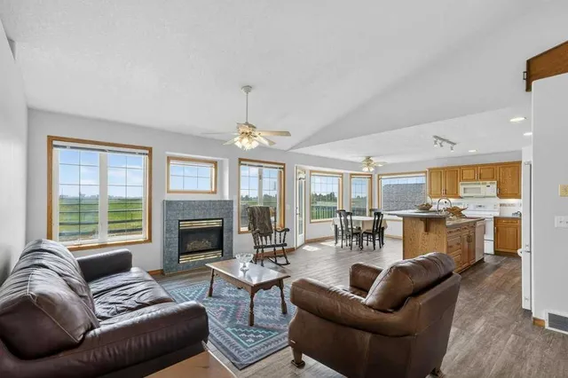 270127 Glenmore Trail, Rural Rocky View County 5