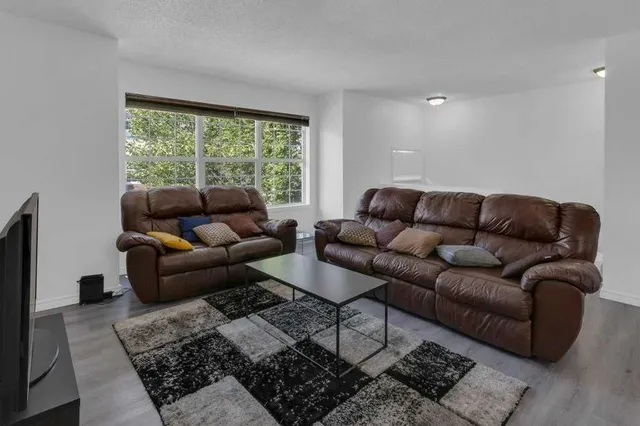 109 Tuscany Springs Gdns, Calgary 3