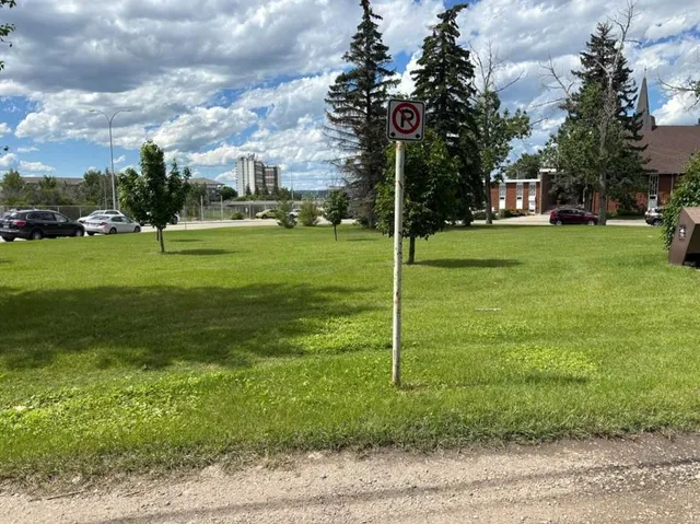 3207 Castle Rd, Calgary 2