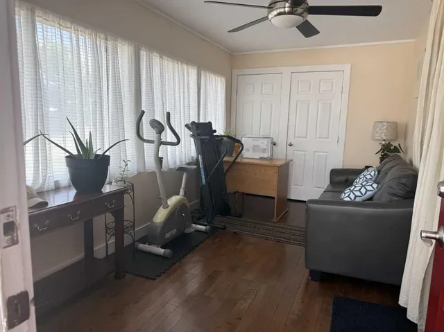 304 5 Ave, Hanna 3