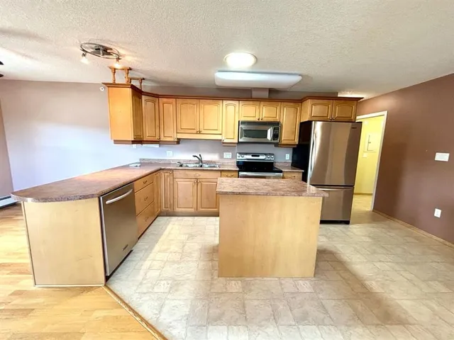 228 Pembina Ave #407, Hinton 4
