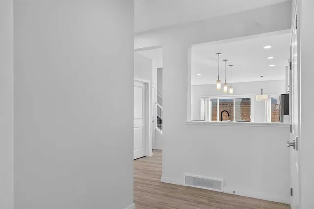 274 Lucas Pl, Calgary 4