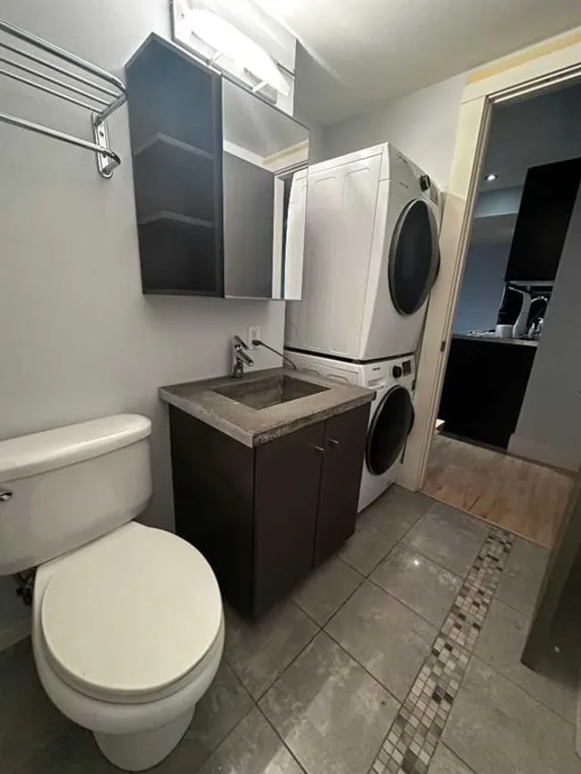 1530 26 Ave #7, Calgary 3