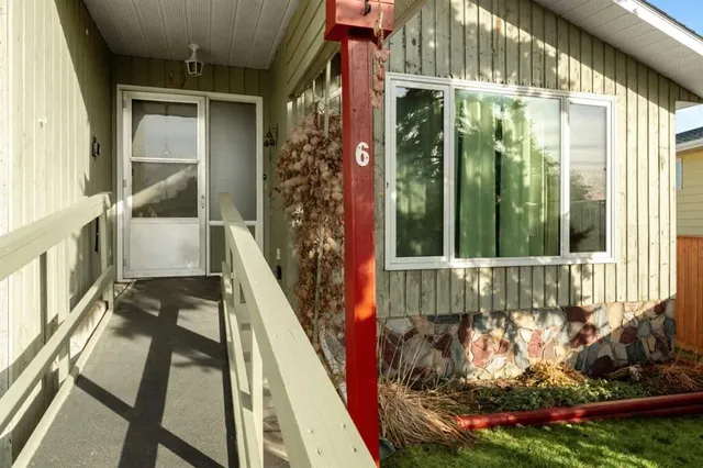6 Woodland Close, Sylvan Lake 5