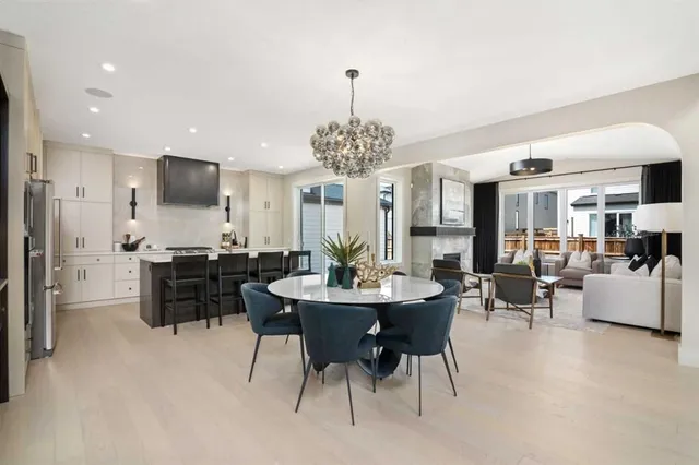 364 Greenwich Dr, Calgary 5