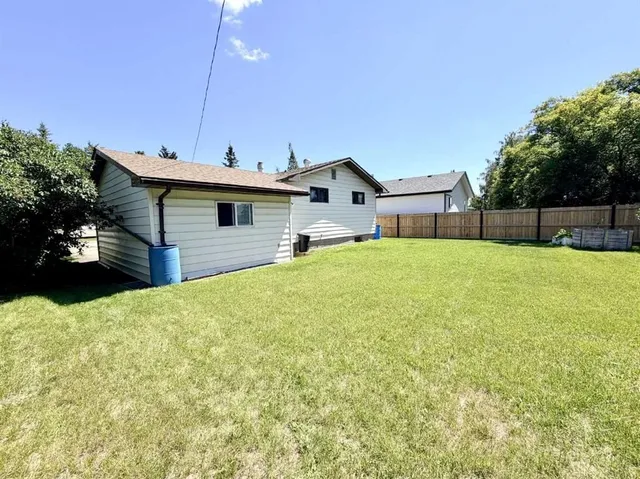 210 1 Street, Linden 5