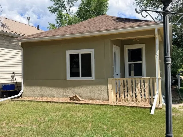 496 4 St, Drumheller 2