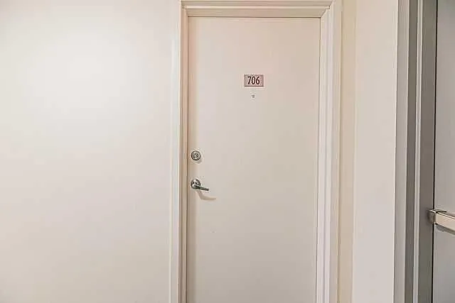 450 8 Ave #706, Calgary 4