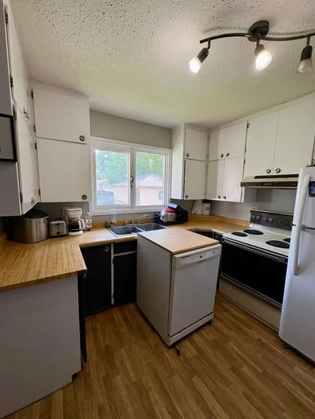 4122 50 St, Red Deer 3