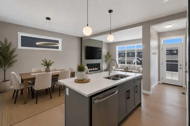 231 Waterford Hts, Chestermere 4
