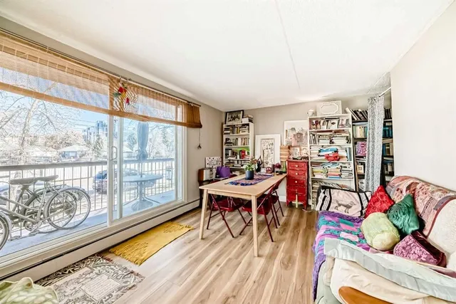 315 9A St #201, Calgary 3