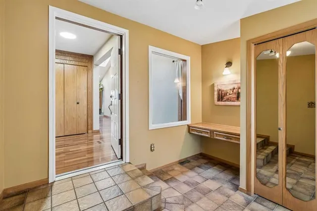 31 Edgehill Bay, Calgary 5