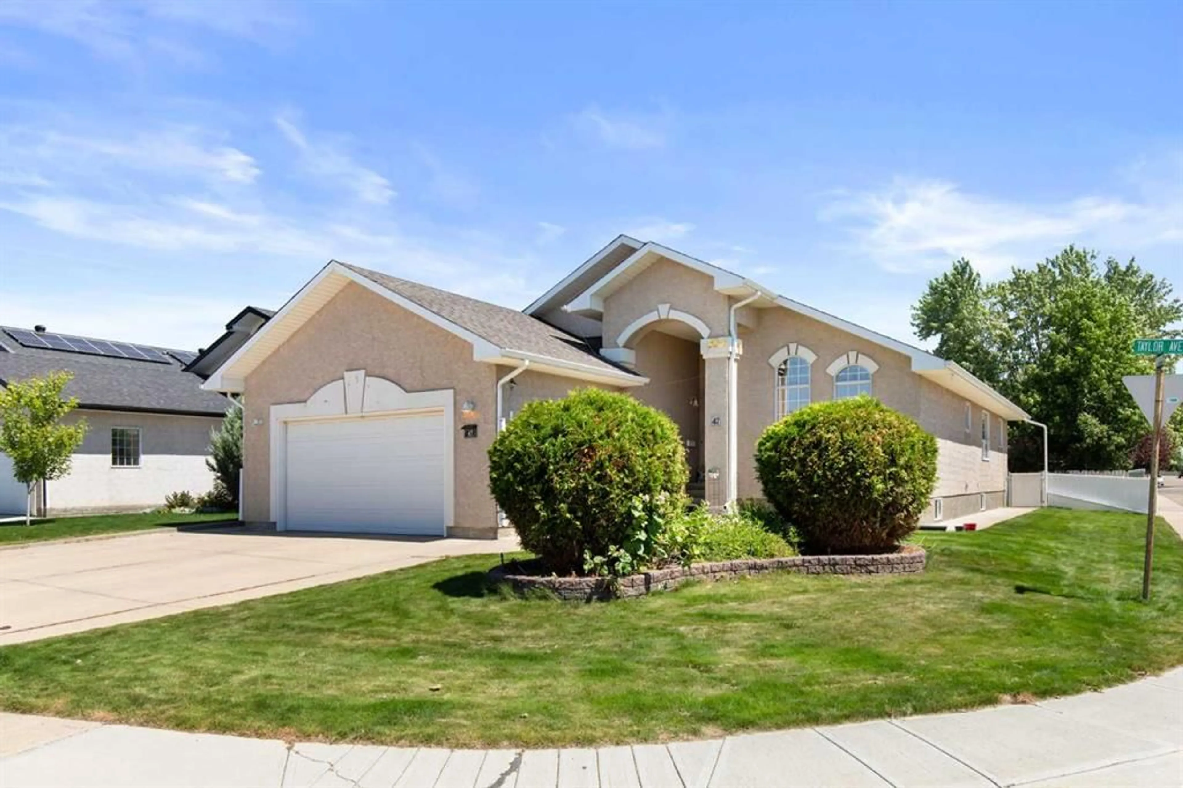 pillar/IMG-A2328458_1.jpg