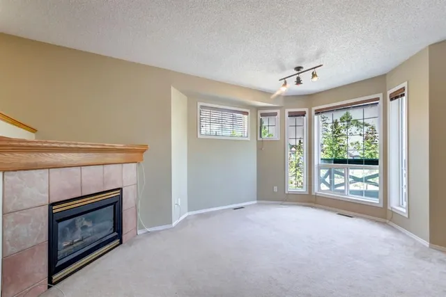 823 Wilson Way #3, Canmore 4
